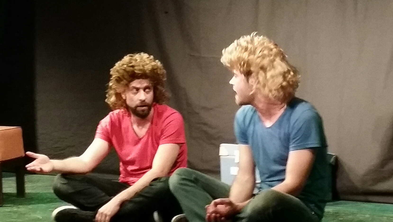 Τελευταίες Παραστάσεις για το ''Friends Manifest'' στο Μικρό Θέατρο Λάρισας